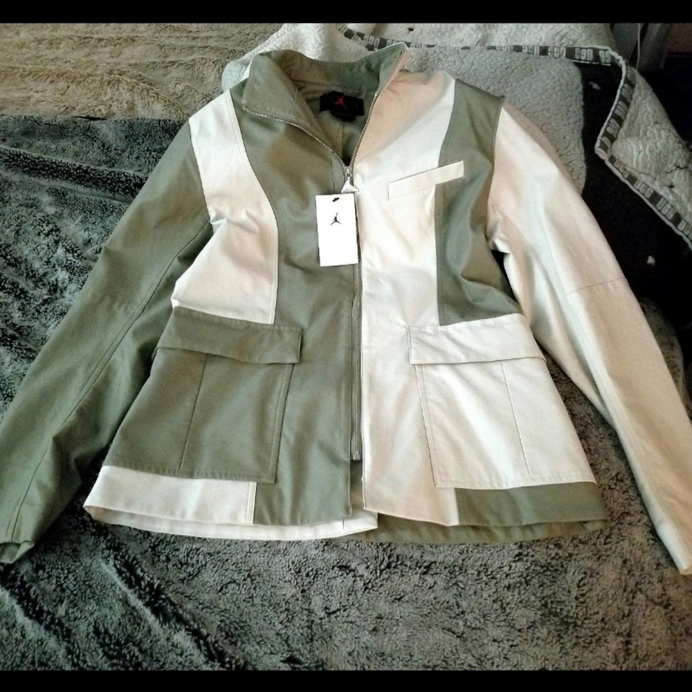 Jordan New Classics Capsule 2.0 Jacket - Womens Medium (DJ2716-320)